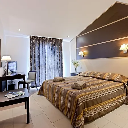 Hotel Cela - Et Alenya